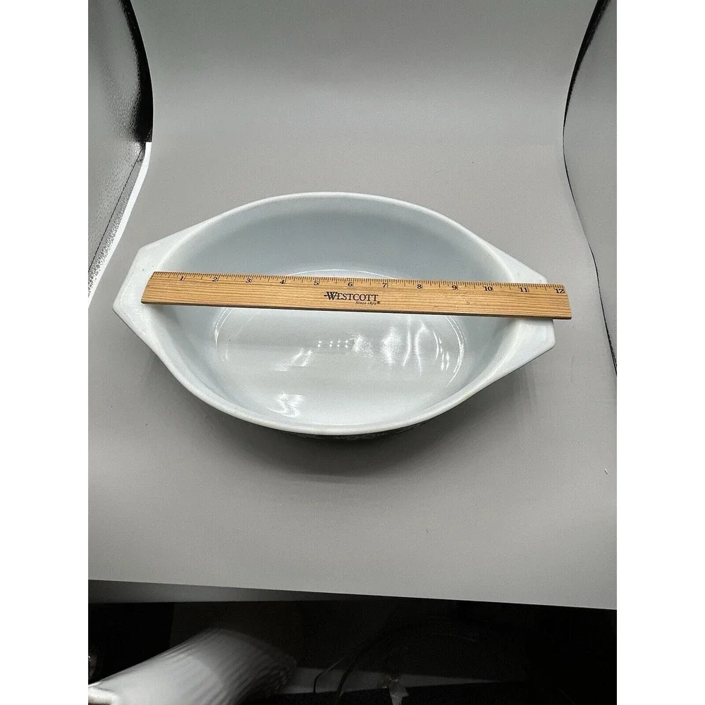 Vintage Pyrex Black‎ Snowflake 1.5 Quart Oval Casserole Dish with Lid